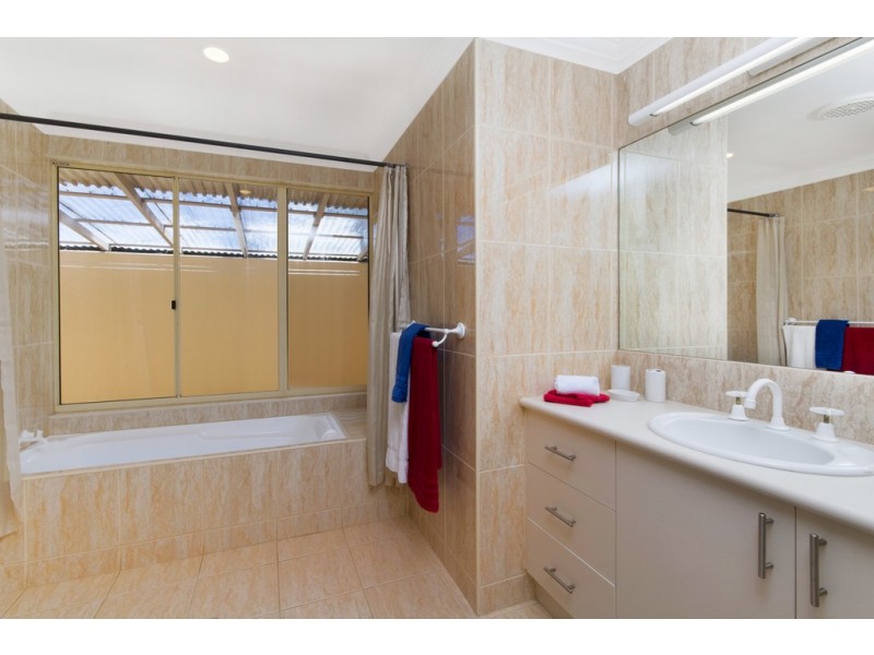 105 St Crispins Avenue, Port Douglas QLD 4877