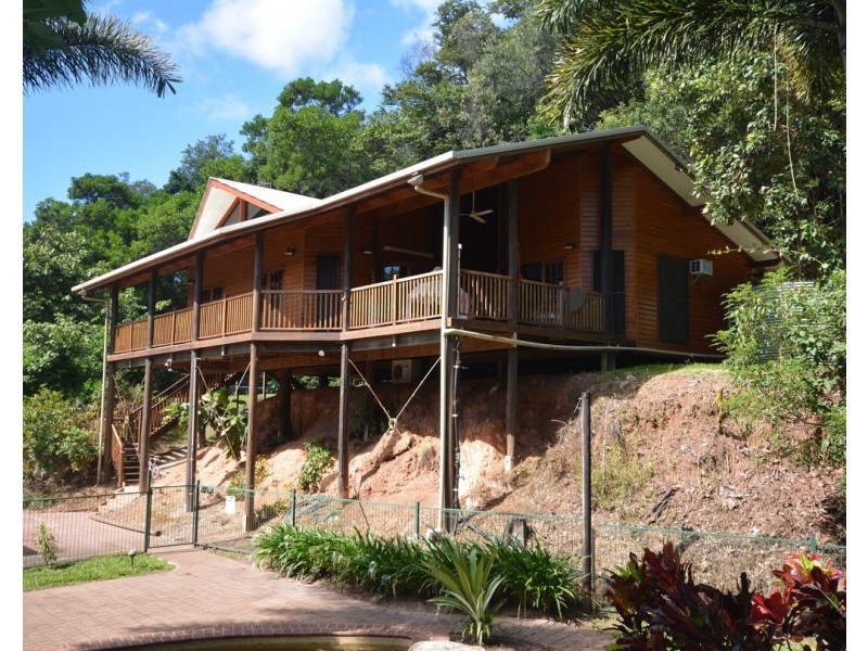 14 Ocean View Road, Port Douglas QLD 4877