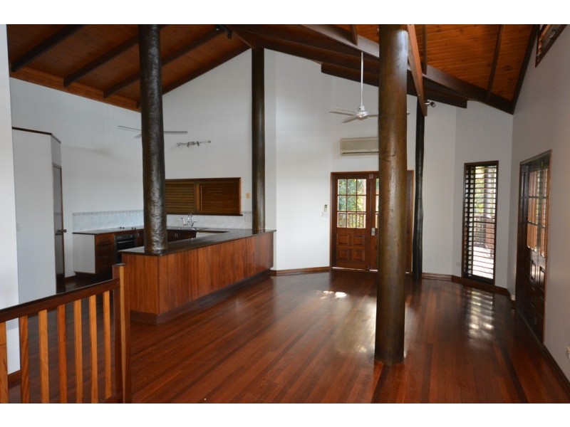 14 Ocean View Road, Port Douglas QLD 4877