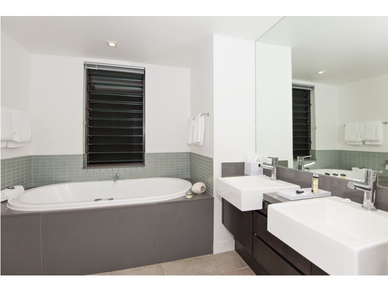 215/22 Mitre Street (Sea Temple), Port Douglas QLD 4877