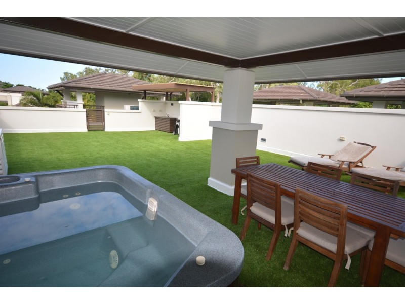 215/22 Mitre Street (Sea Temple), Port Douglas QLD 4877