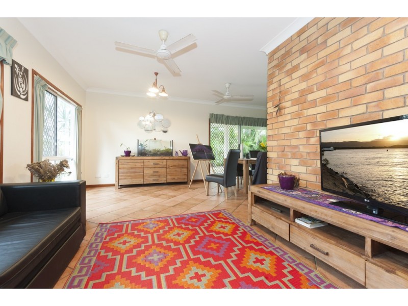 8 Shalom Close, Cooya Beach QLD 4873