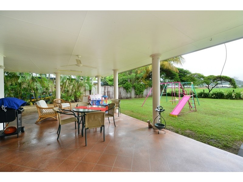 8 Shalom Close, Cooya Beach QLD 4873