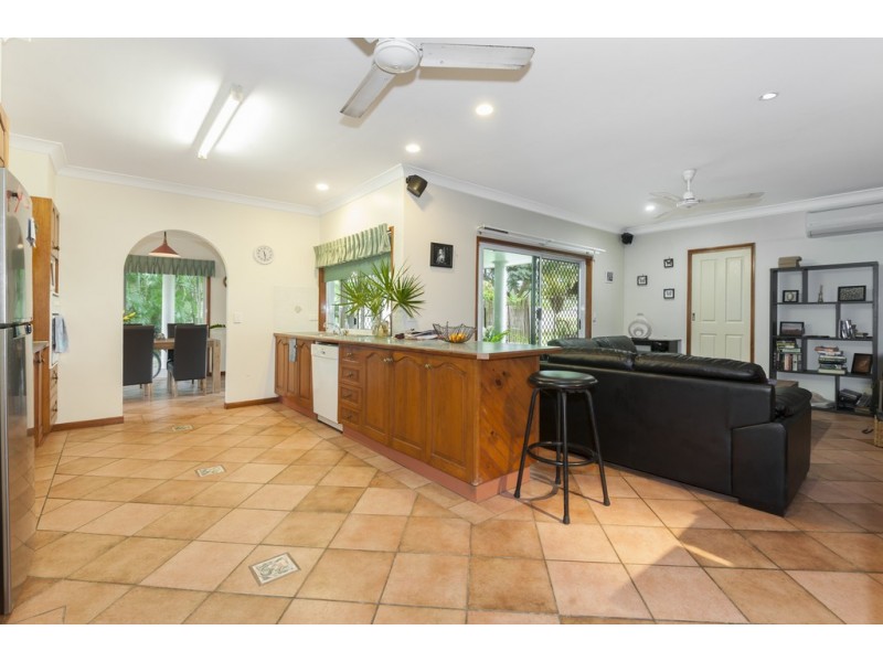 8 Shalom Close, Cooya Beach QLD 4873