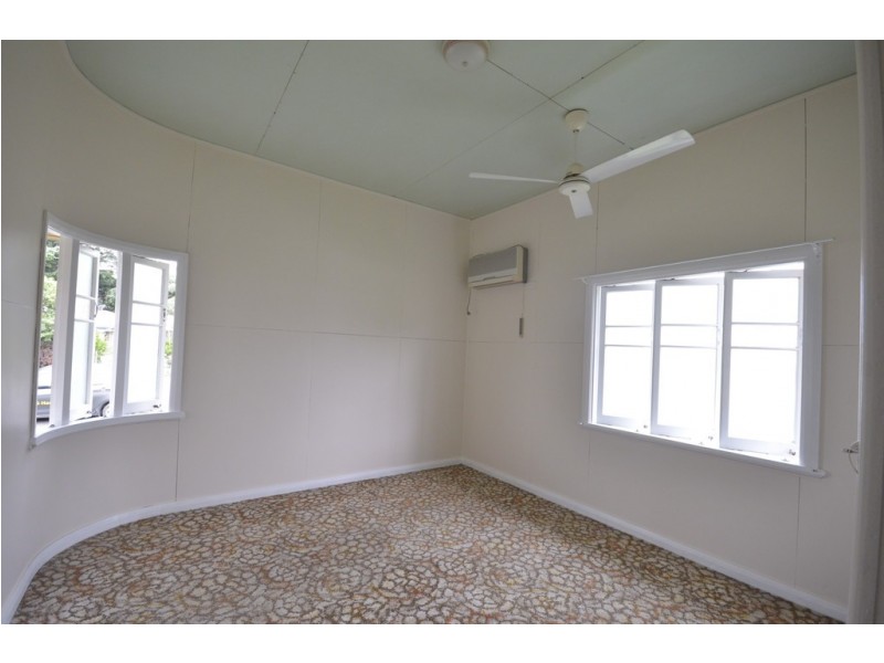 2 Ingles Street, Mossman QLD 4873