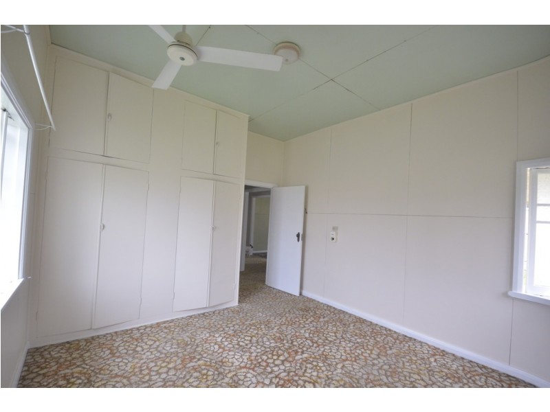 2 Ingles Street, Mossman QLD 4873