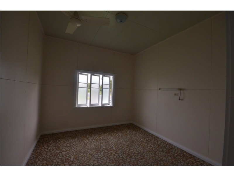 2 Ingles Street, Mossman QLD 4873