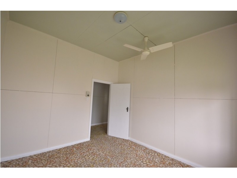 2 Ingles Street, Mossman QLD 4873