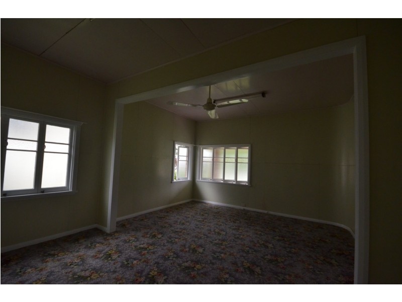 2 Ingles Street, Mossman QLD 4873