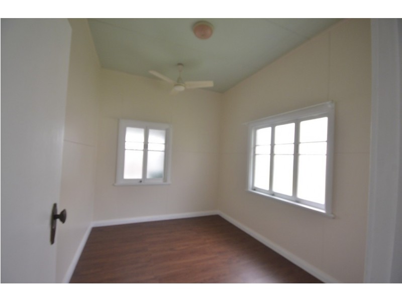 2 Ingles Street, Mossman QLD 4873