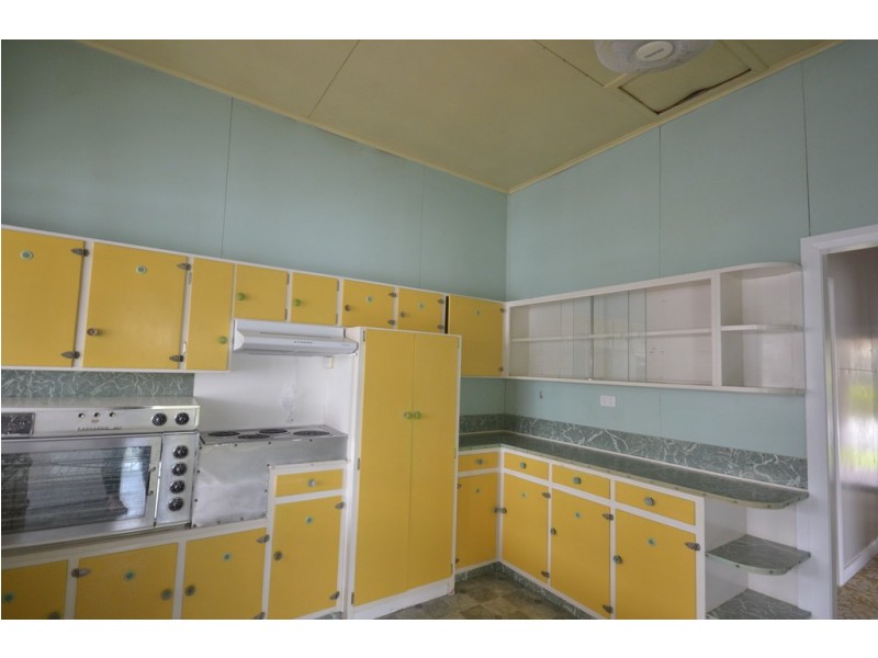 2 Ingles Street, Mossman QLD 4873