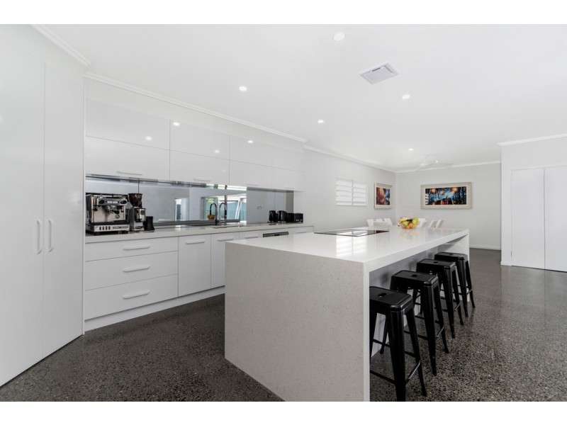 17/14 Barrier Street (The Sands Estate), Port Douglas QLD 4877