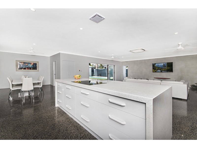 17/14 Barrier Street (The Sands Estate), Port Douglas QLD 4877