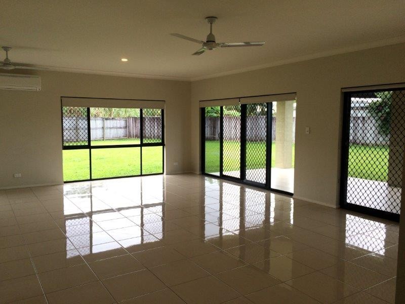 18 Spoonbill Close, Mossman QLD 4873