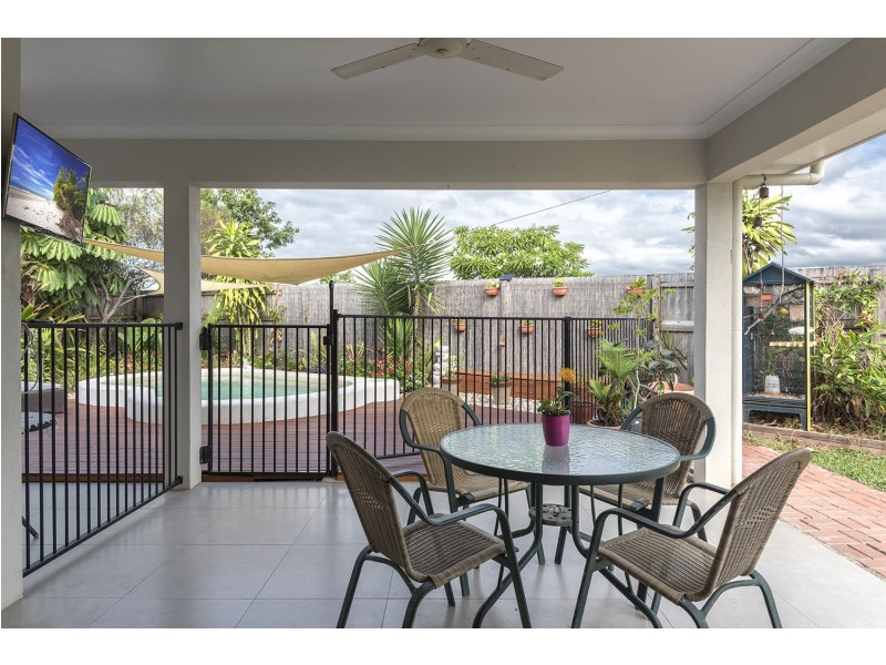 18 Julaji Close, Cooya Beach QLD 4873
