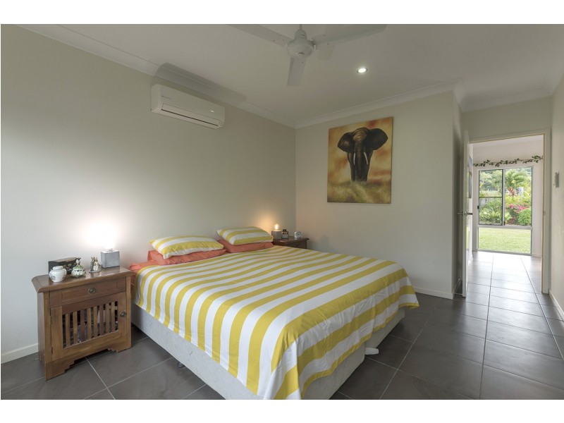 18 Julaji Close, Cooya Beach QLD 4873