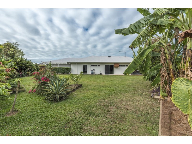 18 Julaji Close, Cooya Beach QLD 4873