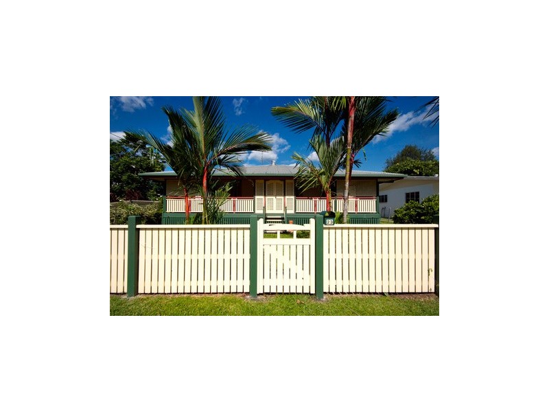 23 Owen Street, Mossman QLD 4873