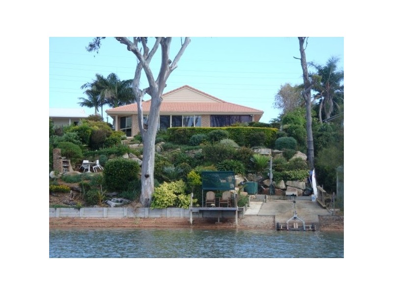 86 Canaipa Point Drive, Russell Island QLD 4184
