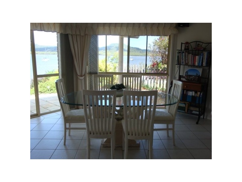86 Canaipa Point Drive, Russell Island QLD 4184