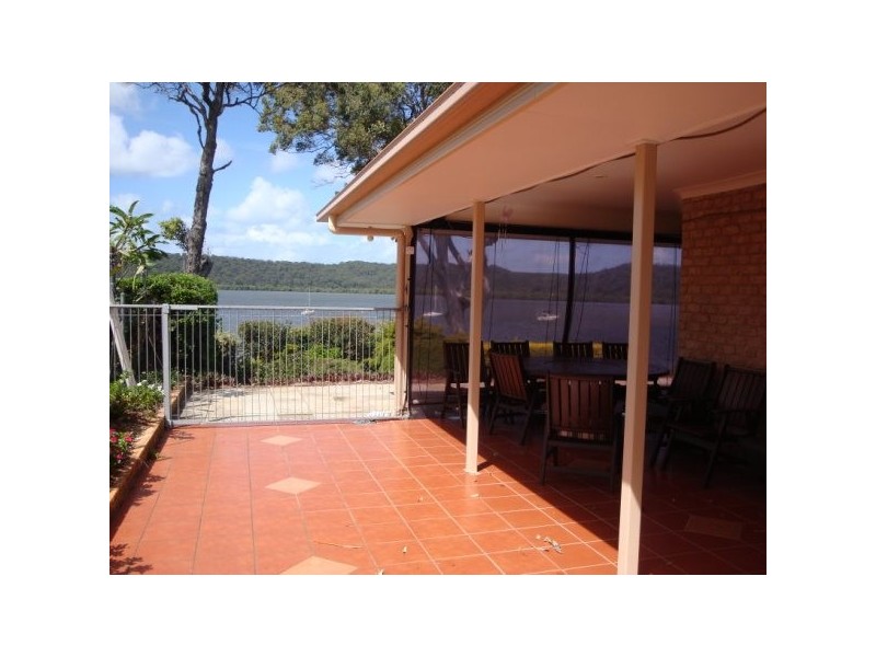 86 Canaipa Point Drive, Russell Island QLD 4184