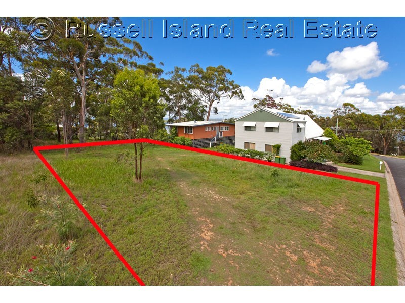 112 Channel Street, Russell Island QLD 4184