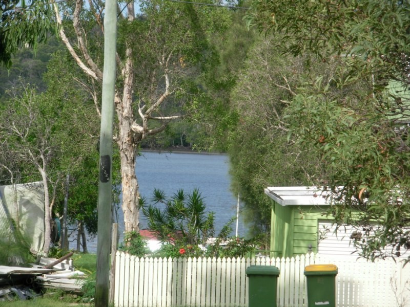 54 WAHINE DRV, Russell Island QLD 4184