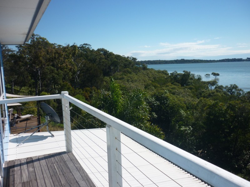 27 Bay Drive, Russell Island QLD 4184