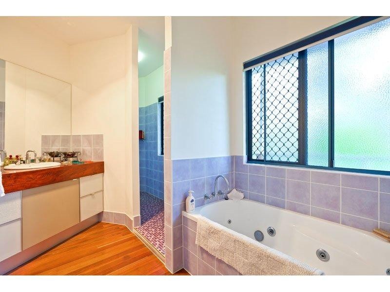 37 Patterson St, Russell Island QLD 4184
