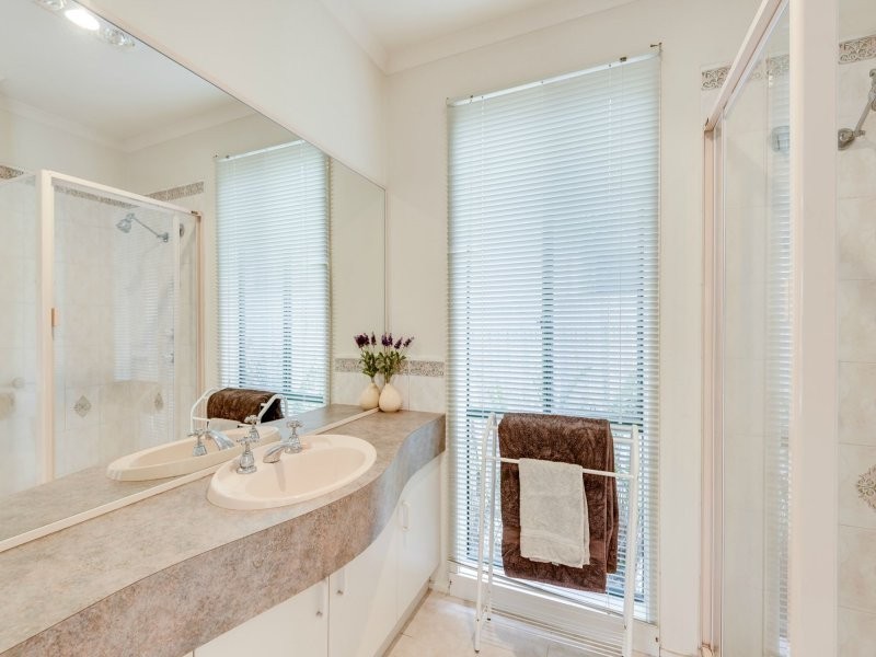 16 Ashton Rise, Narre Warren South VIC 3805