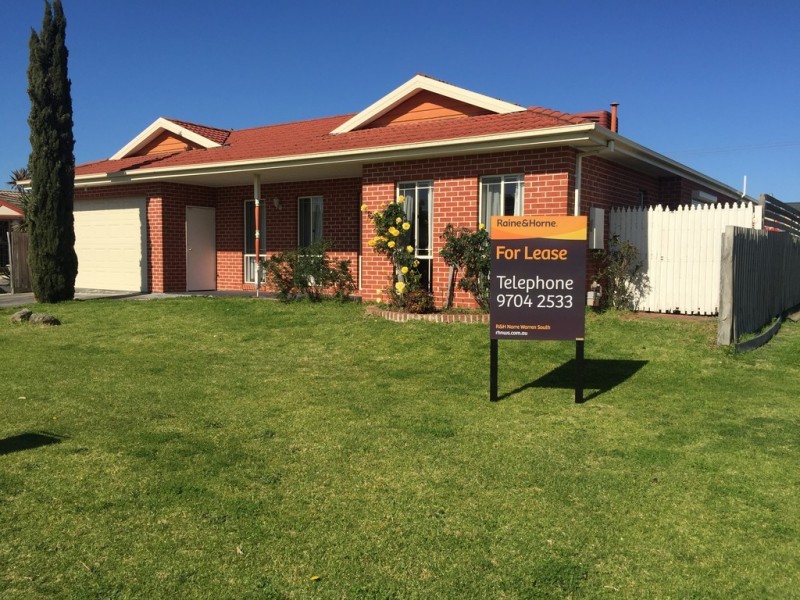 11 Landau Court, Cranbourne North VIC 3977