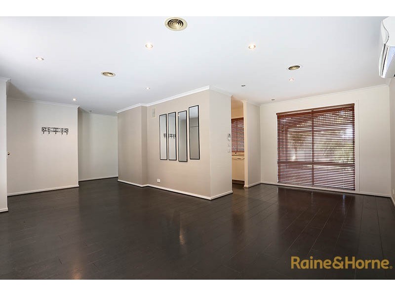 48 Baringa Park Drive, Narre Warren South VIC 3805