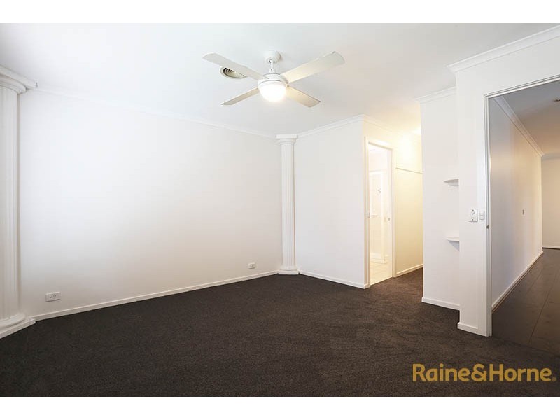 48 Baringa Park Drive, Narre Warren South VIC 3805