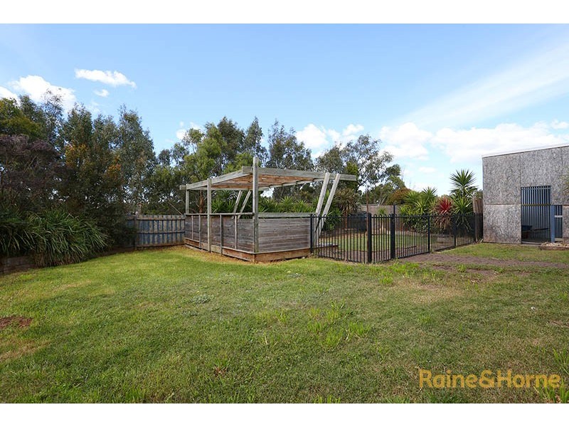 48 Baringa Park Drive, Narre Warren South VIC 3805