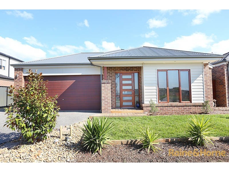 45 Burford Way, Cranbourne North VIC 3977