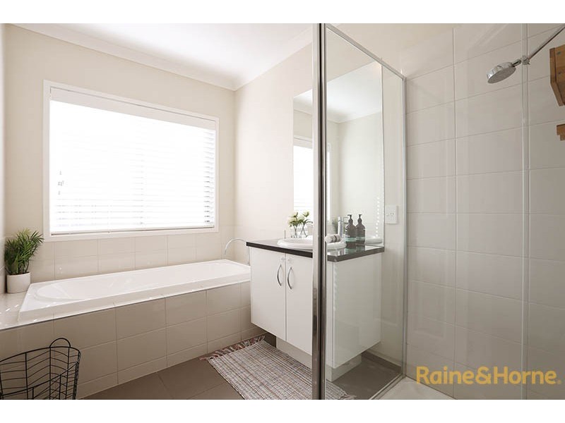 45 Burford Way, Cranbourne North VIC 3977