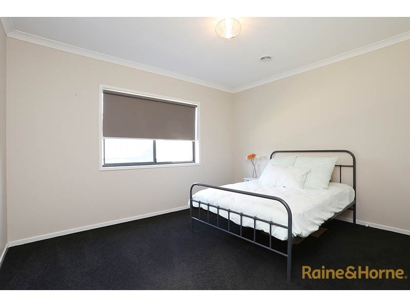45 Burford Way, Cranbourne North VIC 3977