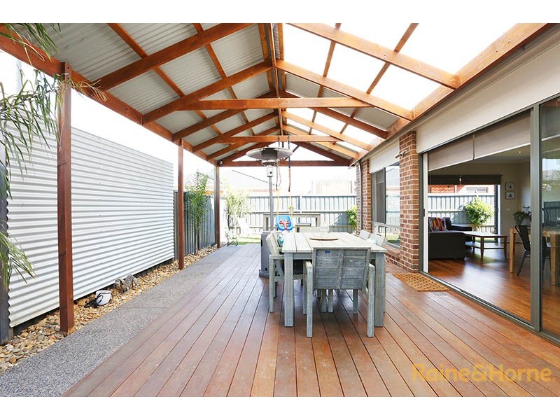 45 Burford Way, Cranbourne North VIC 3977