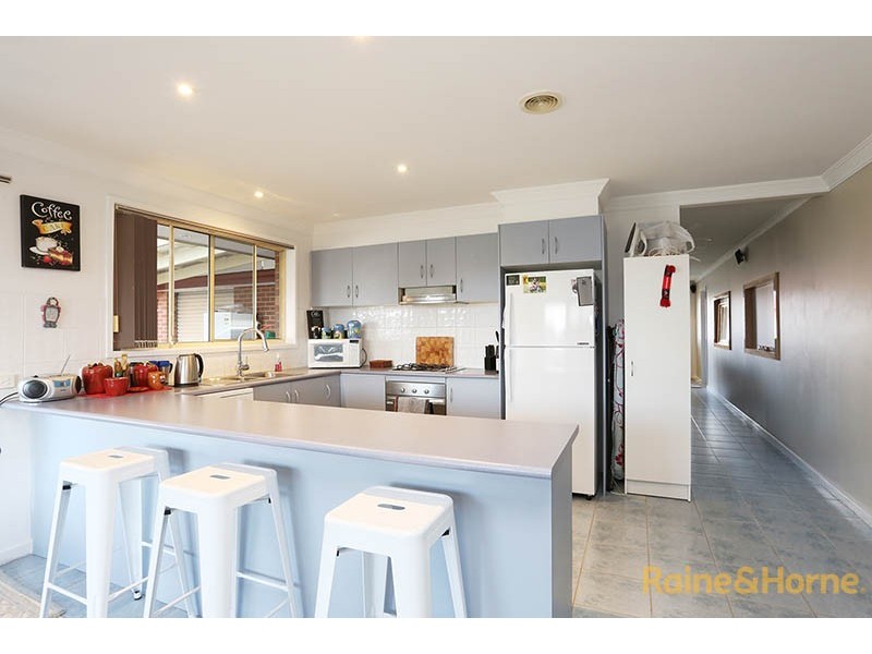 96 Central Parkway, Cranbourne West VIC 3977