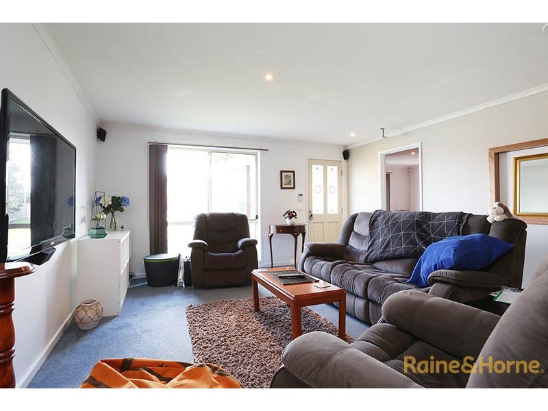96 Central Parkway, Cranbourne West VIC 3977