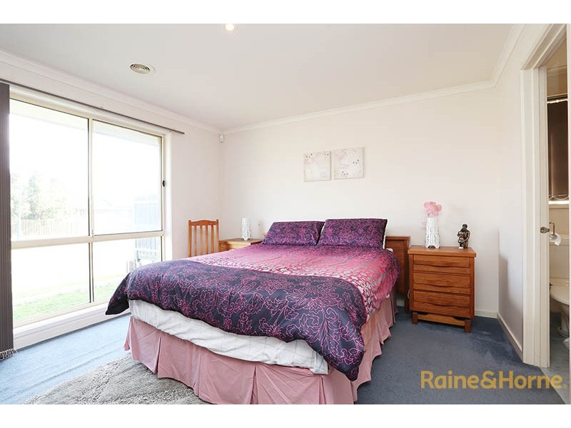 96 Central Parkway, Cranbourne West VIC 3977