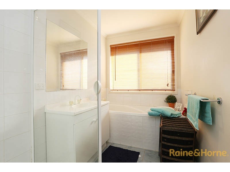96 Central Parkway, Cranbourne West VIC 3977