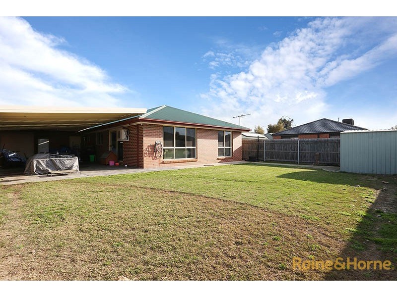 96 Central Parkway, Cranbourne West VIC 3977