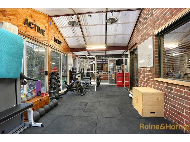 9 Chadbourn Place, Narre Warren South VIC 3805