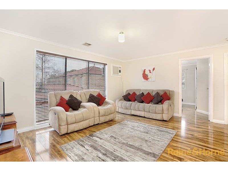 9 Chadbourn Place, Narre Warren South VIC 3805