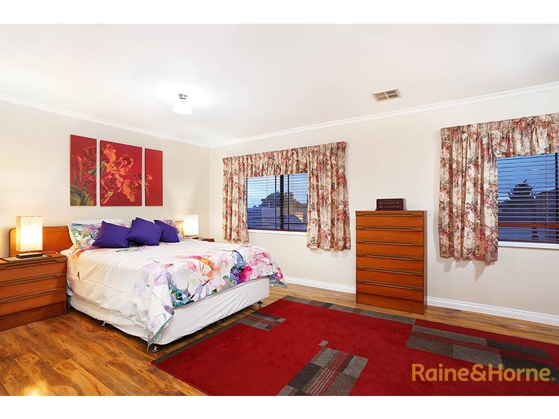 9 Chadbourn Place, Narre Warren South VIC 3805