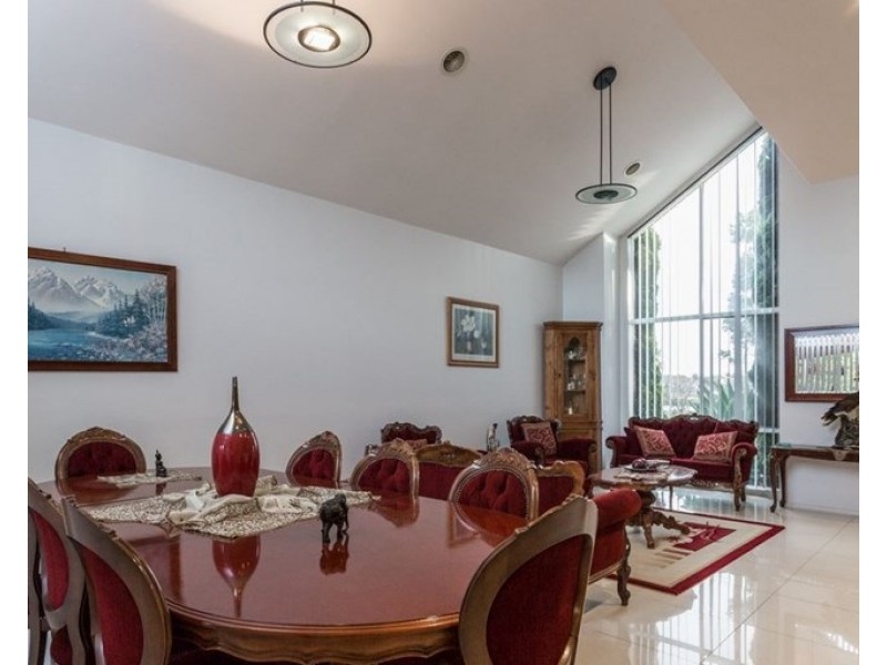 8 Walcott Place, Narre Warren South VIC 3805