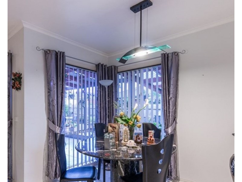 8 Walcott Place, Narre Warren South VIC 3805