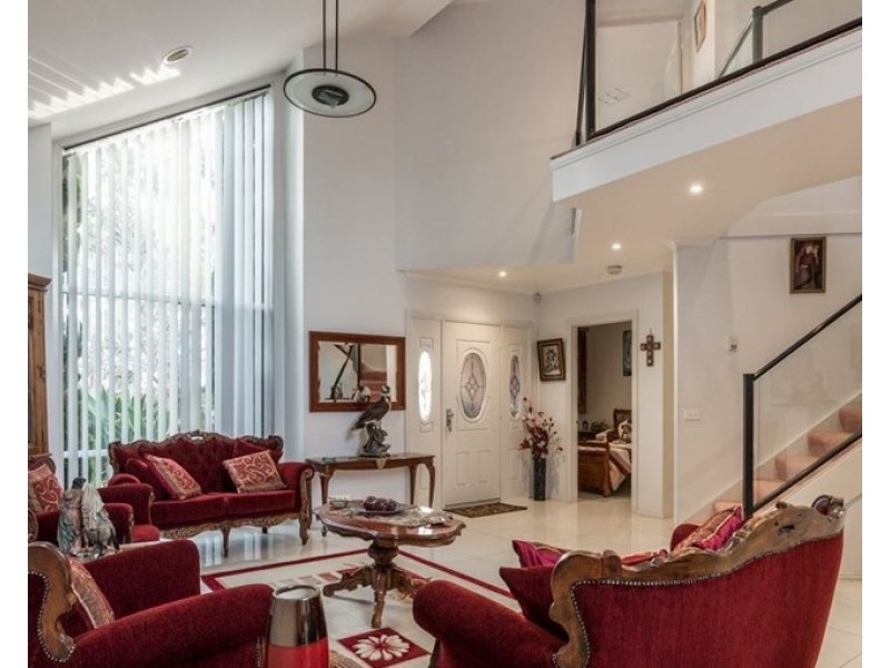 8 Walcott Place, Narre Warren South VIC 3805