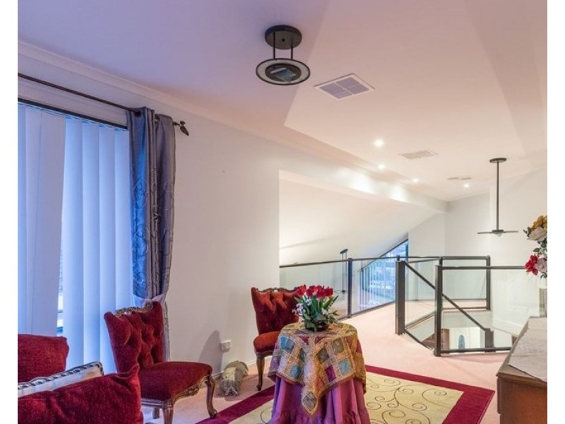 8 Walcott Place, Narre Warren South VIC 3805